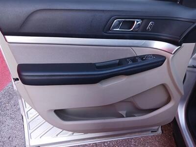 2018 Ford Explorer   - Photo 8 - Albuquerque, NM 87107