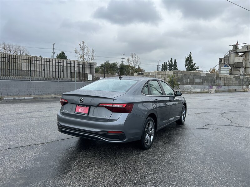 2024 Volkswagen Jetta SE - Photo 4 - Canoga Park, CA 91303