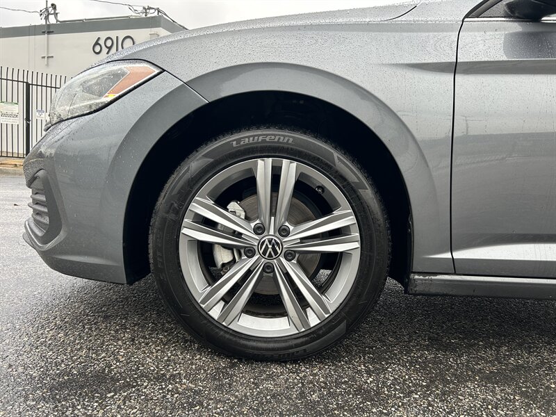 2024 Volkswagen Jetta SE - Photo 10 - Canoga Park, CA 91303