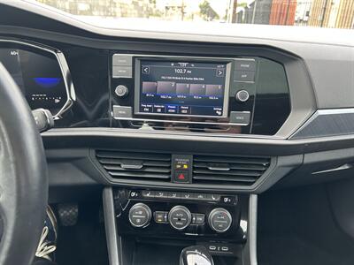 2024 Volkswagen Jetta SE - Photo 25 - Canoga Park, CA 91303