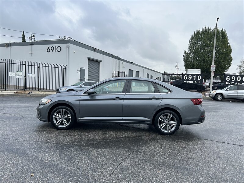 2024 Volkswagen Jetta SE - Photo 2 - Canoga Park, CA 91303