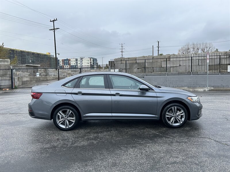 2024 Volkswagen Jetta SE - Photo 5 - Canoga Park, CA 91303