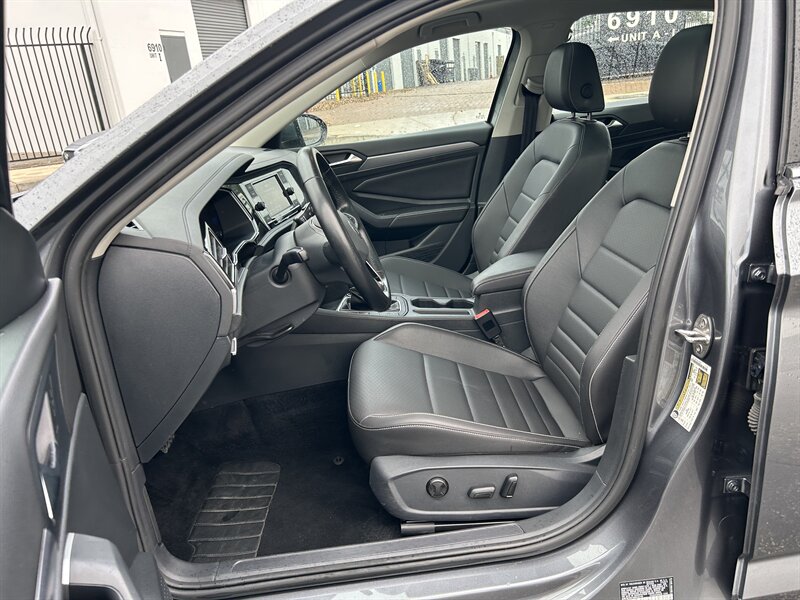 2024 Volkswagen Jetta SE - Photo 13 - Canoga Park, CA 91303