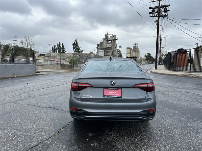 2024 Volkswagen Jetta SE - Photo 8 - Canoga Park, CA 91303