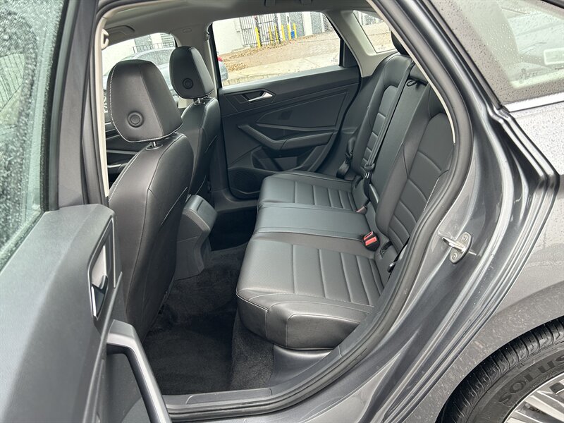 2024 Volkswagen Jetta SE - Photo 15 - Canoga Park, CA 91303