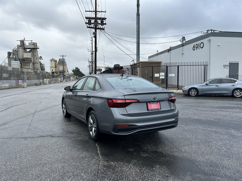 2024 Volkswagen Jetta SE - Photo 3 - Canoga Park, CA 91303