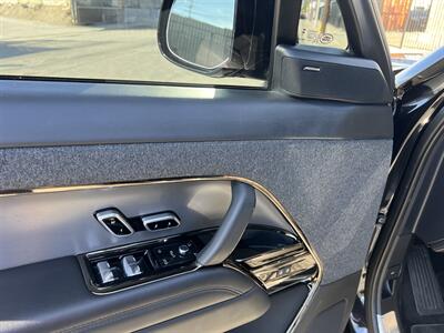 2025 Land Rover Range Rover Sport P360 SE - Photo 23 - Canoga Park, CA 91303