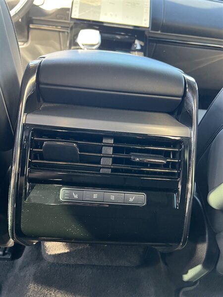 2025 Land Rover Range Rover Sport P360 SE - Photo 21 - Canoga Park, CA 91303