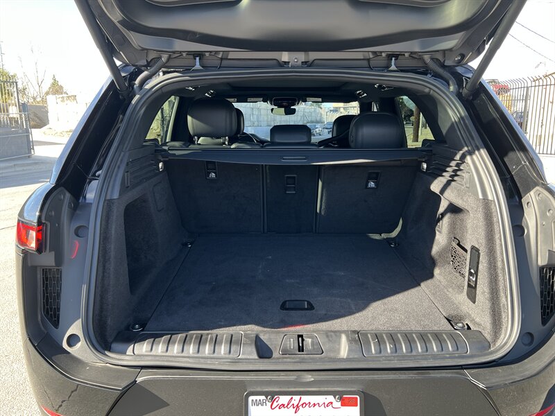 2025 Land Rover Range Rover Sport P360 SE - Photo 10 - Canoga Park, CA 91303