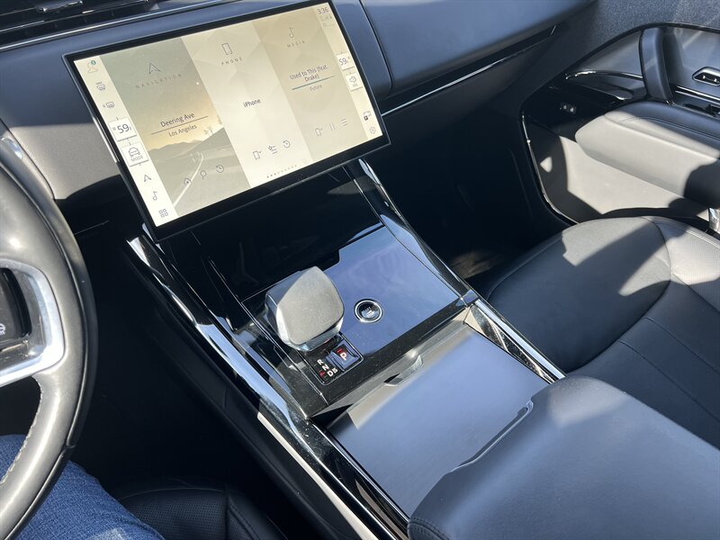 2025 Land Rover Range Rover Sport P360 SE - Photo 26 - Canoga Park, CA 91303