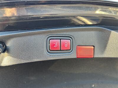 2021 Mercedes-Benz C 300   - Photo 11 - Canoga Park, CA 91303