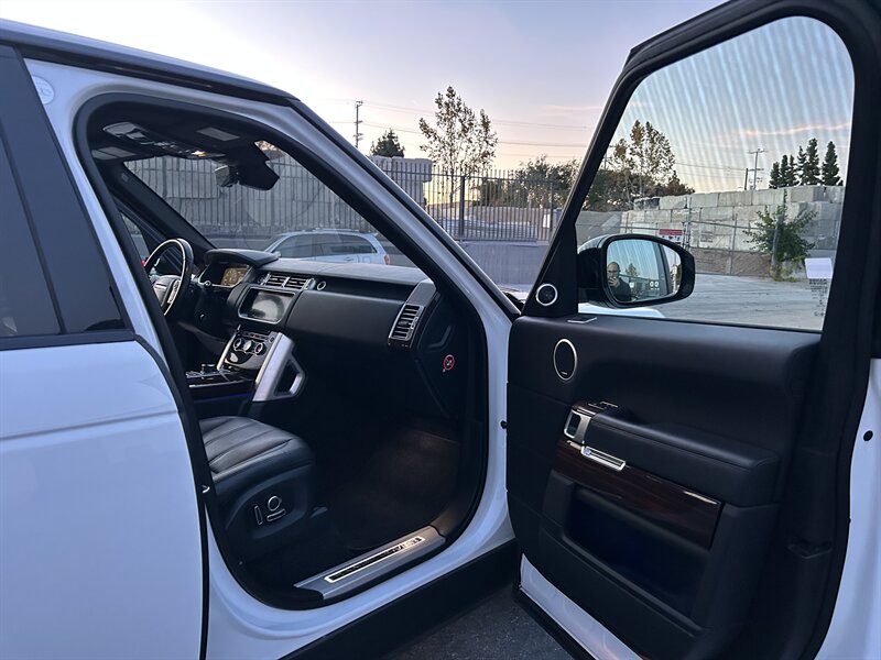 2017 Land Rover Range Rover Supercharged LWB - Photo 18 - Canoga Park, CA 91303