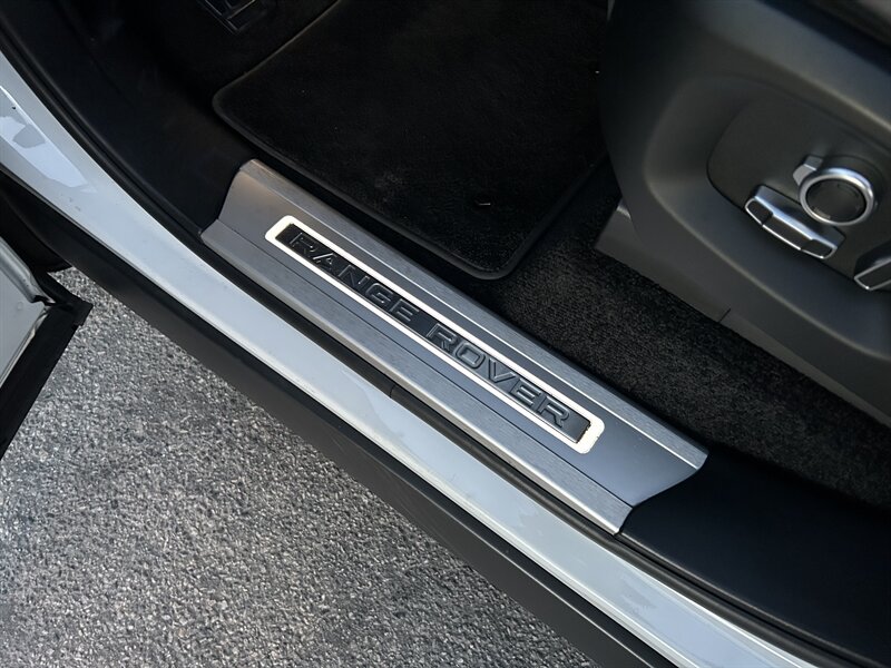 2017 Land Rover Range Rover Supercharged LWB - Photo 24 - Canoga Park, CA 91303