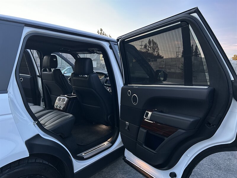 2017 Land Rover Range Rover Supercharged LWB - Photo 16 - Canoga Park, CA 91303