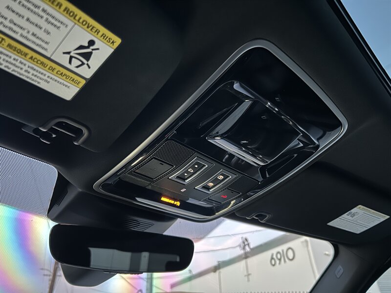 2017 Land Rover Range Rover Supercharged LWB - Photo 32 - Canoga Park, CA 91303