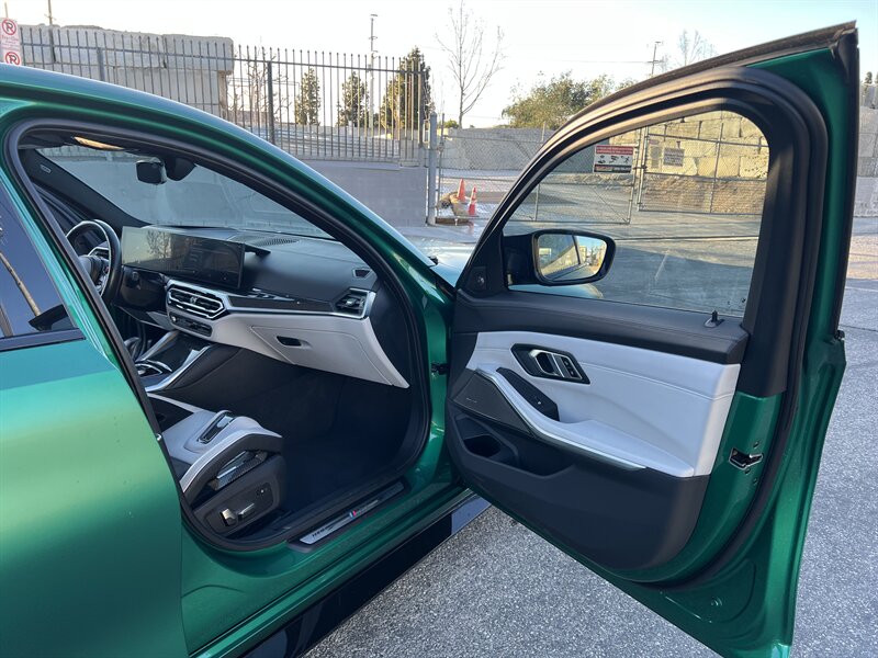 2023 BMW M3 Competition - Photo 27 - Canoga Park, CA 91303