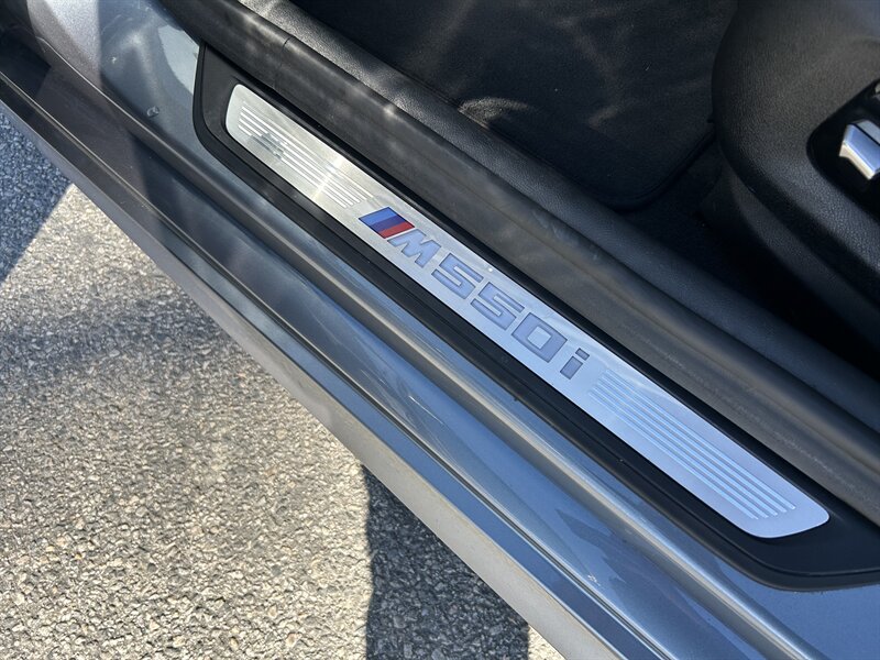 2020 BMW 5 Series M550i xDrive - Photo 28 - Canoga Park, CA 91303