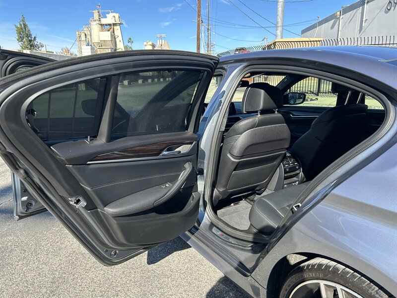2020 BMW 5 Series M550i xDrive - Photo 18 - Canoga Park, CA 91303