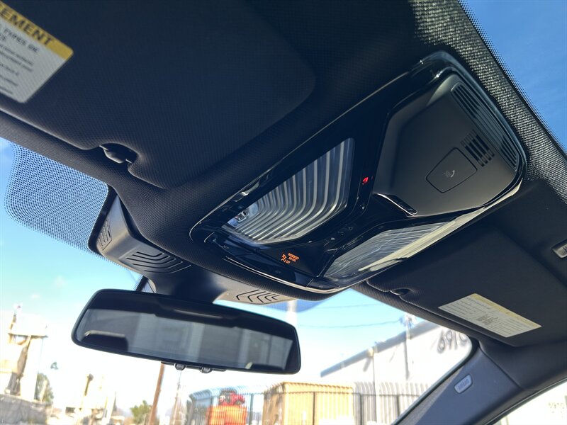 2020 BMW 5 Series M550i xDrive - Photo 33 - Canoga Park, CA 91303