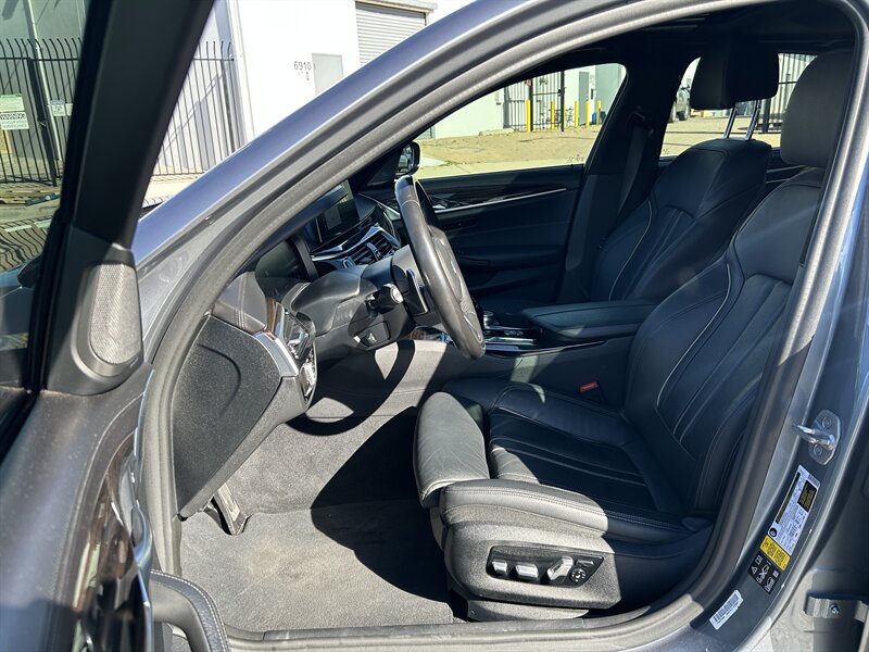 2020 BMW 5 Series M550i xDrive - Photo 17 - Canoga Park, CA 91303