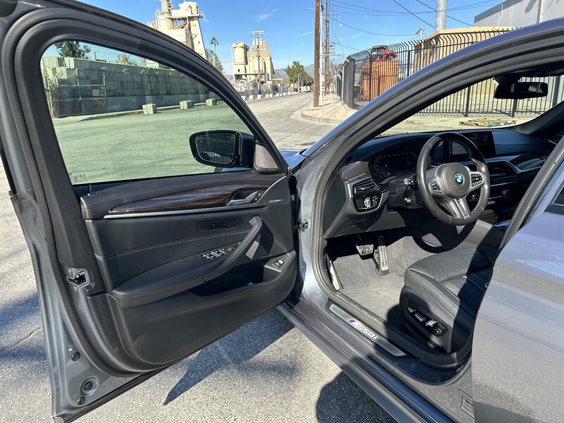 2020 BMW 5 Series M550i xDrive - Photo 16 - Canoga Park, CA 91303