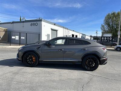 2021 Lamborghini Urus - Photo 2 - Canoga Park, CA 91303