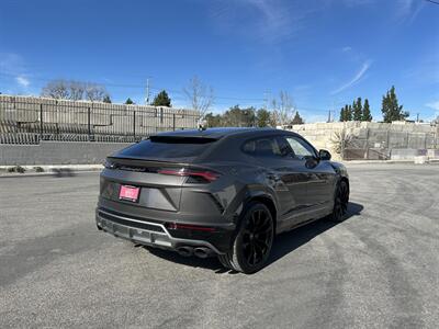 2021 Lamborghini Urus - Photo 4 - Canoga Park, CA 91303