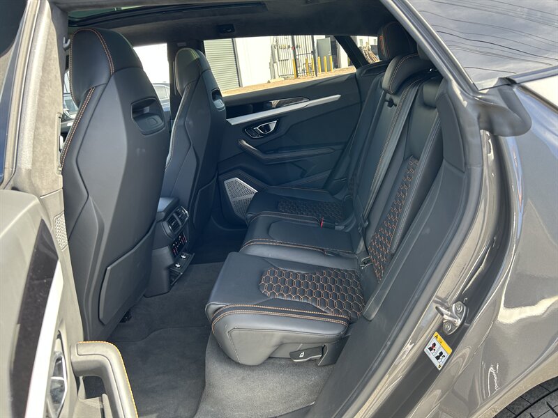 2021 Lamborghini Urus - Photo 17 - Canoga Park, CA 91303