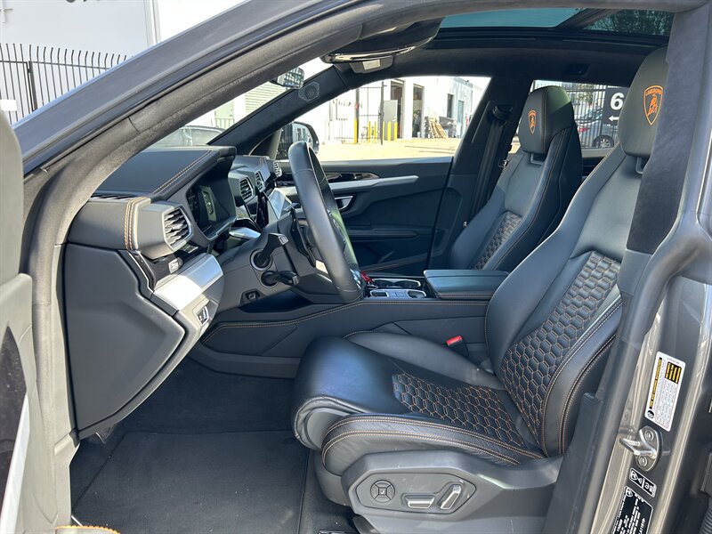 2021 Lamborghini Urus - Photo 15 - Canoga Park, CA 91303
