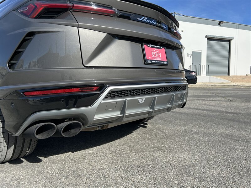 2021 Lamborghini Urus - Photo 9 - Canoga Park, CA 91303