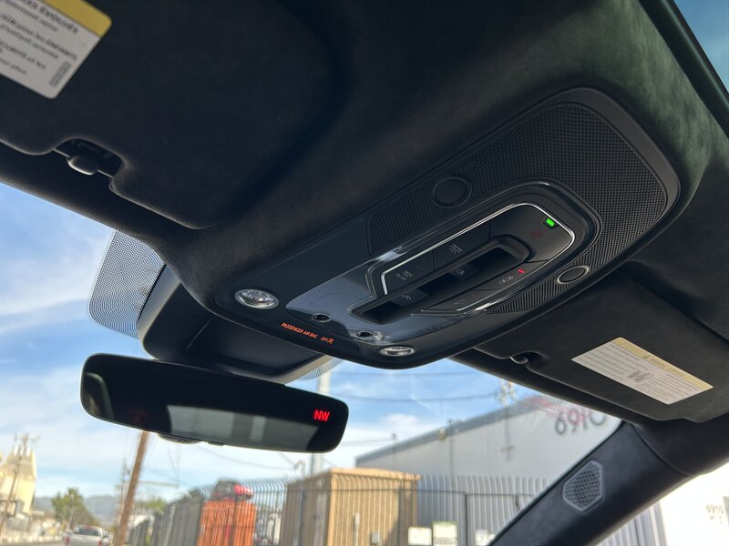 2021 Lamborghini Urus - Photo 33 - Canoga Park, CA 91303