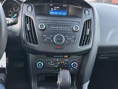 2018 Ford Focus SE - Photo 24 - Canoga Park, CA 91303