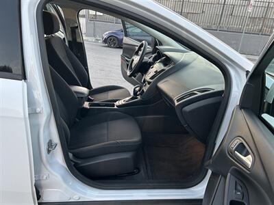 2018 Ford Focus SE - Photo 19 - Canoga Park, CA 91303