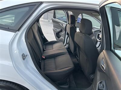 2018 Ford Focus SE - Photo 17 - Canoga Park, CA 91303