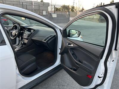 2018 Ford Focus SE - Photo 18 - Canoga Park, CA 91303