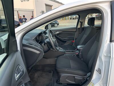 2018 Ford Focus SE - Photo 13 - Canoga Park, CA 91303