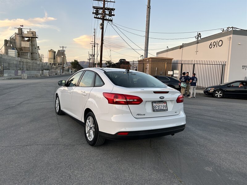 2018 Ford Focus SE - Photo 3 - Canoga Park, CA 91303