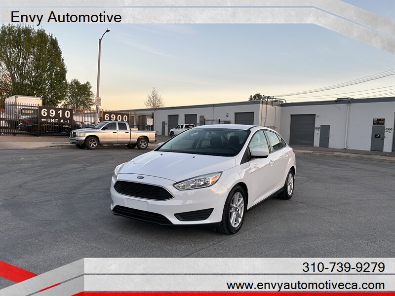 2018 Ford Focus SE   - Photo 1 - Canoga Park, CA 91303