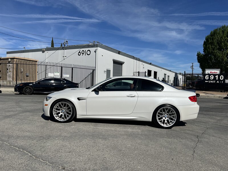2013 BMW M3 - Photo 2 - Canoga Park, CA 91303