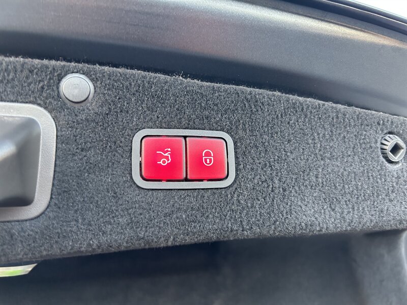 2019 Mercedes-Benz AMG S 63 - Photo 11 - Canoga Park, CA 91303