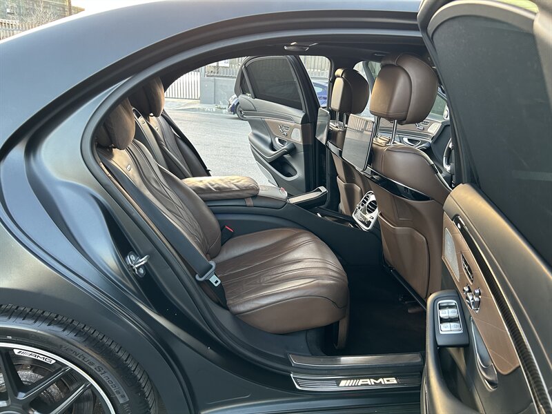 2019 Mercedes-Benz AMG S 63 - Photo 21 - Canoga Park, CA 91303