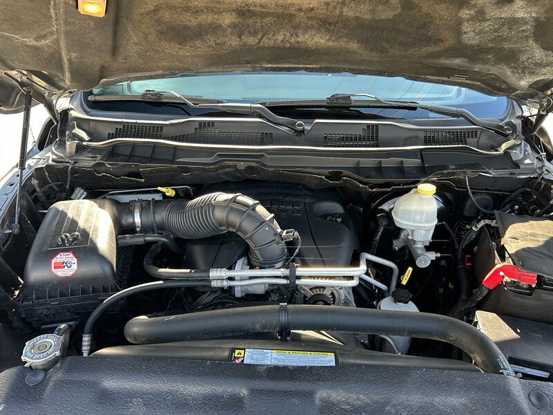 2010 Dodge Ram 1500 SLT - Photo 17 - Canoga Park, CA 91303