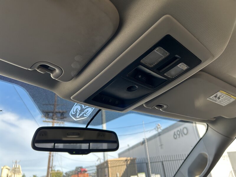 2010 Dodge Ram 1500 SLT - Photo 34 - Canoga Park, CA 91303