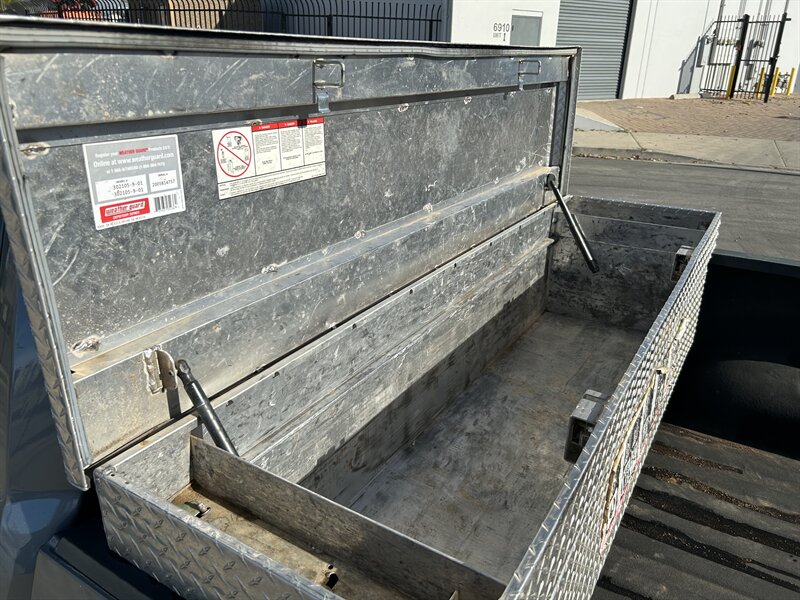 2010 Dodge Ram 1500 SLT - Photo 13 - Canoga Park, CA 91303