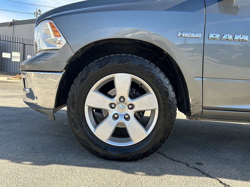2010 Dodge Ram 1500 SLT - Photo 16 - Canoga Park, CA 91303