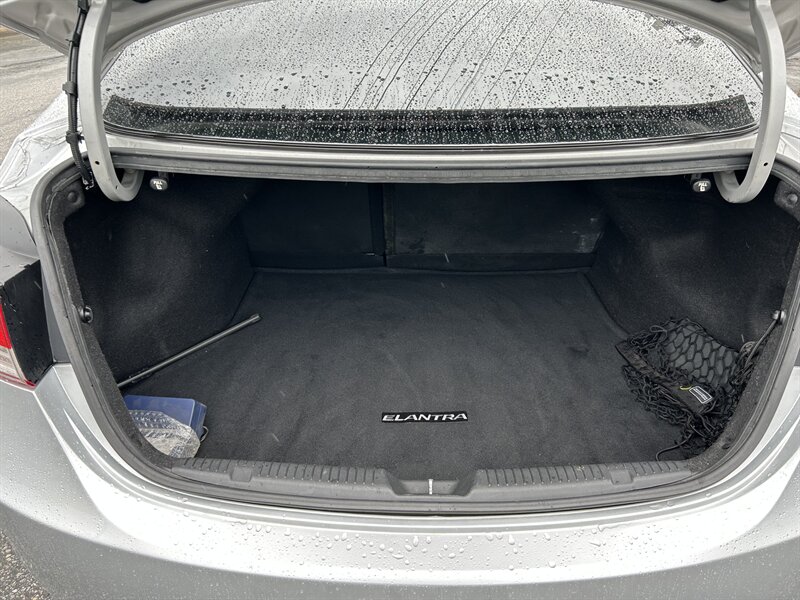 2013 Hyundai ELANTRA GLS - Photo 9 - Canoga Park, CA 91303