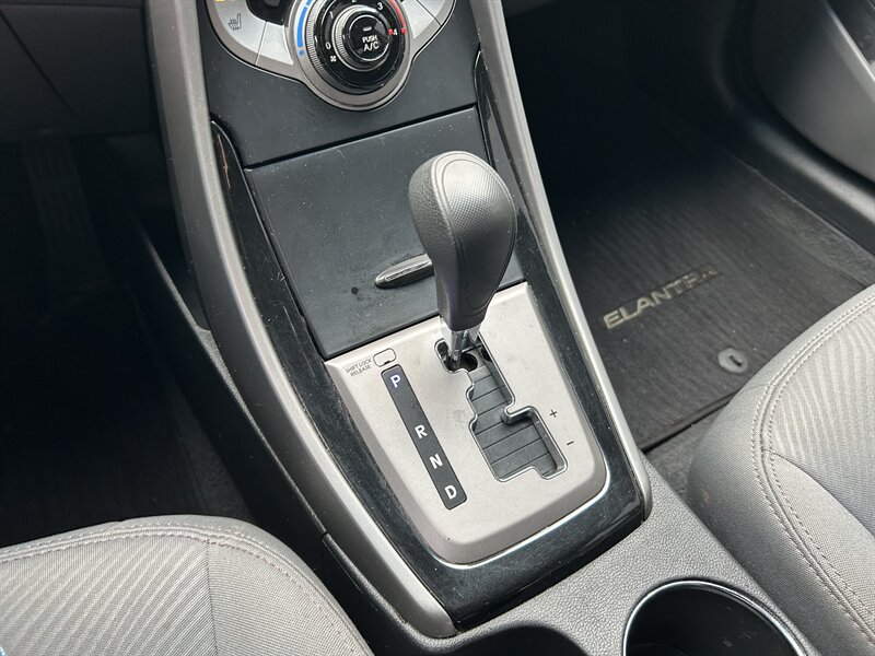 2013 Hyundai ELANTRA GLS - Photo 22 - Canoga Park, CA 91303