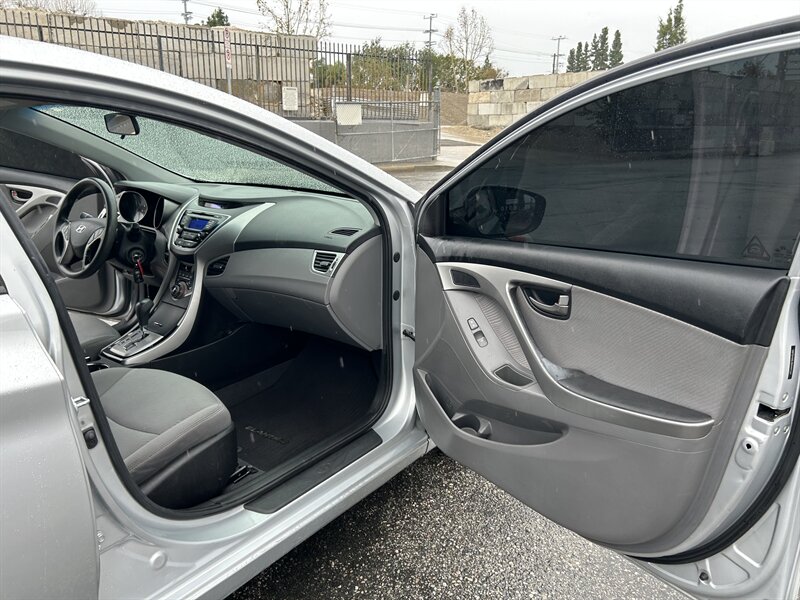 2013 Hyundai ELANTRA GLS - Photo 17 - Canoga Park, CA 91303