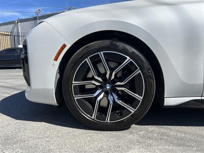 2024 BMW 7 Series 740i   - Photo 13 - Canoga Park, CA 91303