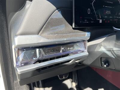 2024 BMW 7 Series 740i   - Photo 28 - Canoga Park, CA 91303